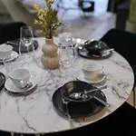 Apartment Prestige Point